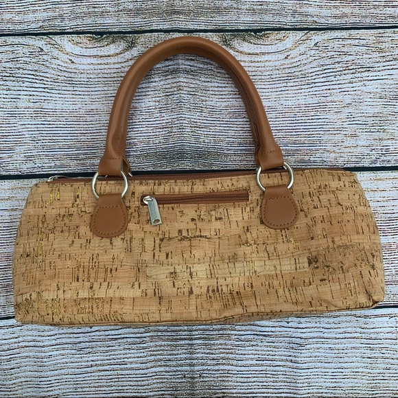 Handbags - NWT Insulated Wine Clutch